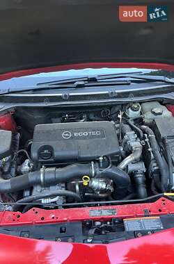 Хэтчбек Opel Astra 2010 в 
