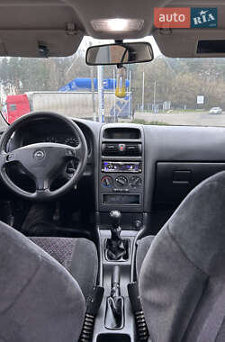 Седан Opel Astra 2000 в 