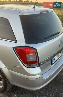Универсал Opel Astra 2009 в 