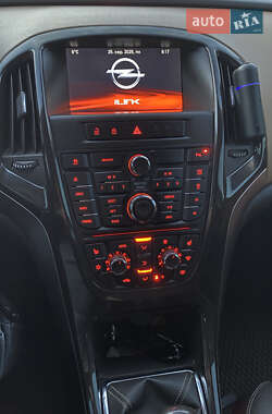 Универсал Opel Astra 2014 в 