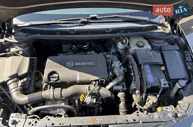 Универсал Opel Astra 2011 в 