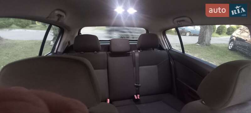 Хетчбек Opel Astra 2004 в Городку фото 2 Хетчбек Opel Astra 2004 в Городку
