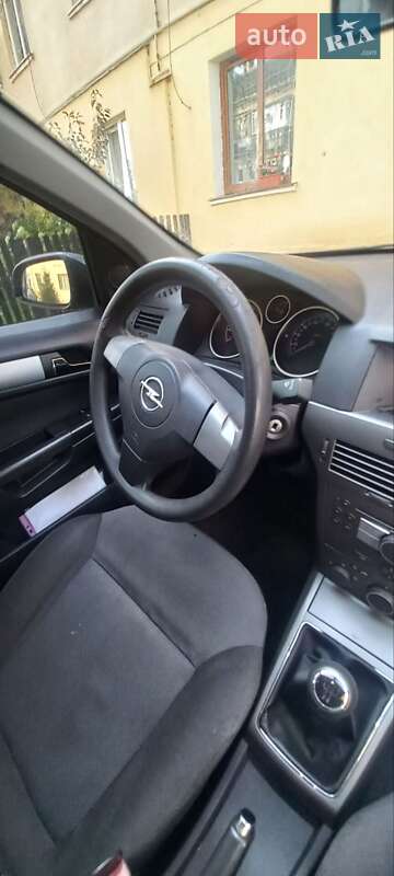 Хетчбек Opel Astra 2004 в Городку фото 5 Хетчбек Opel Astra 2004 в Городку