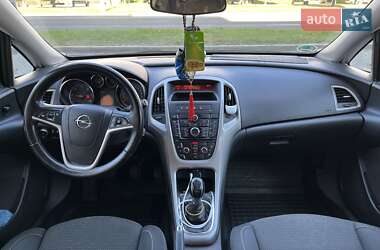 Универсал Opel Astra 2012 в 