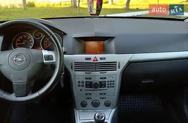 Универсал Opel Astra 2009 в 