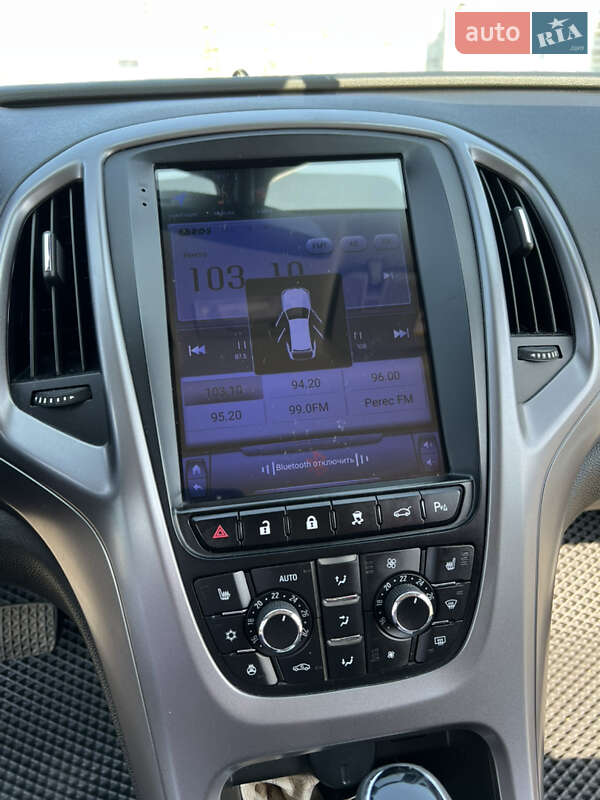 Седан Opel Astra 2019 в Киеве