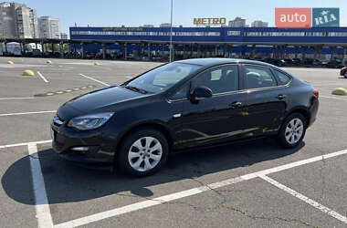 Седан Opel Astra 2019 в Киеве