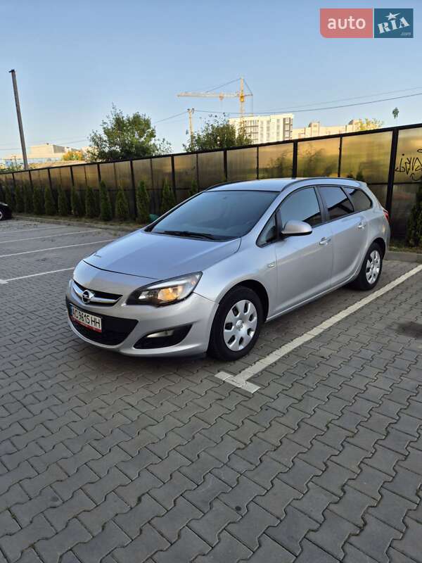 Універсал Opel Astra 2012 в Луцьку