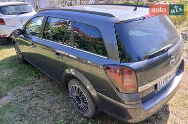 Универсал Opel Astra 2010 в 