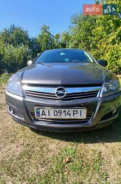 Универсал Opel Astra 2010 в 