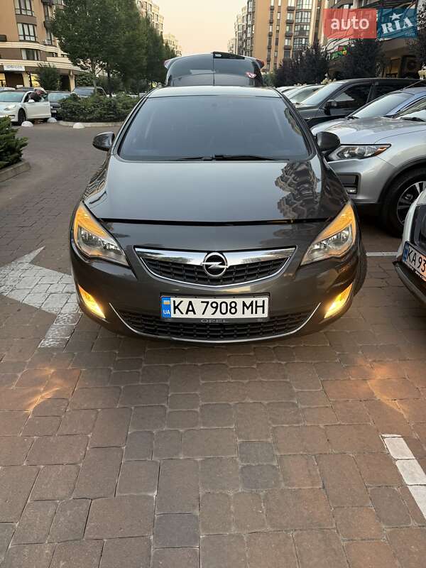 Opel Astra 2012 Opel Astra 2012