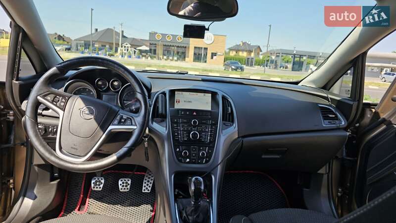 Седан Opel Astra 2012 в Луцке фото 5 Седан Opel Astra 2012 в Луцке