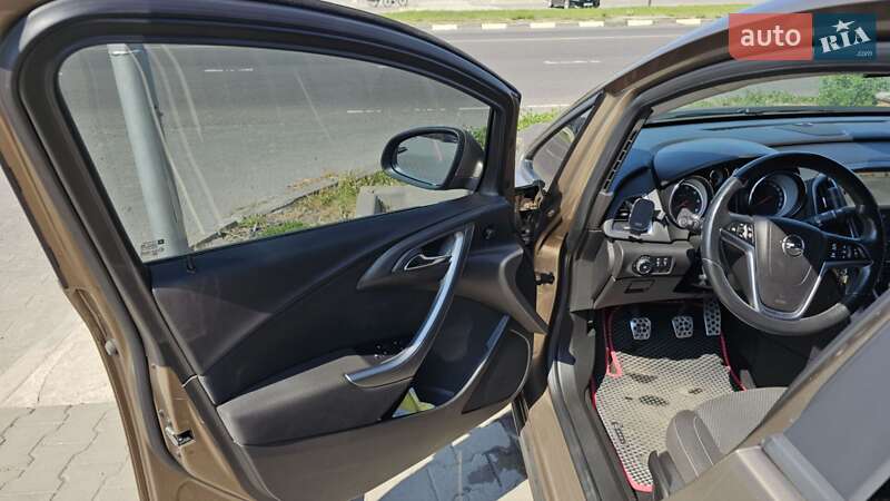 Седан Opel Astra 2012 в Луцке фото 6 Седан Opel Astra 2012 в Луцке