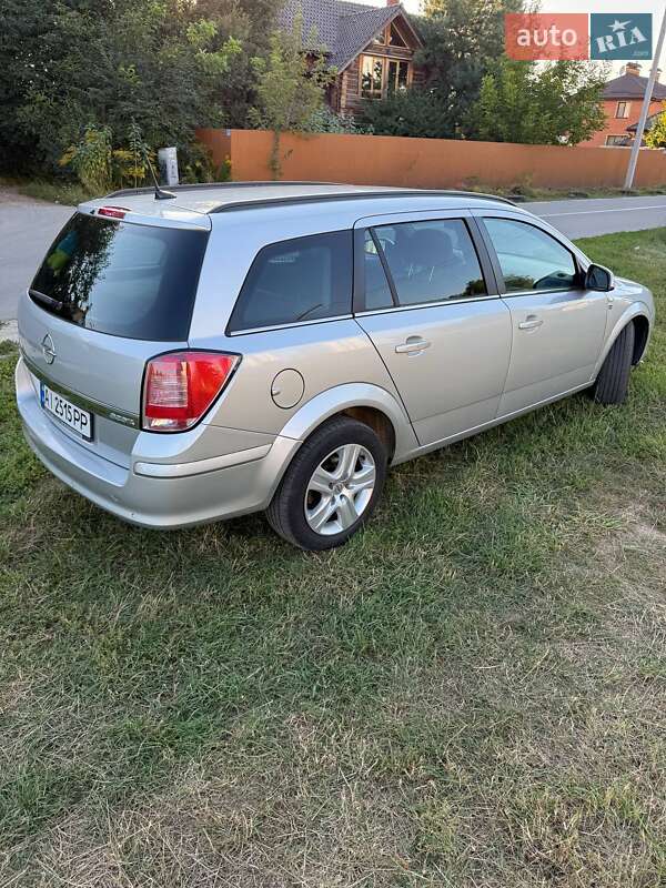 Универсал Opel Astra 2010 в Киеве