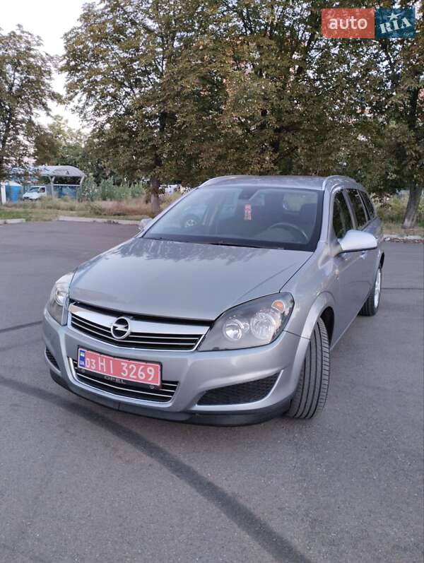 Универсал Opel Astra 2010 в Белой Церкви