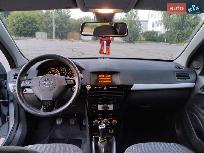 Универсал Opel Astra 2010 в Белой Церкви