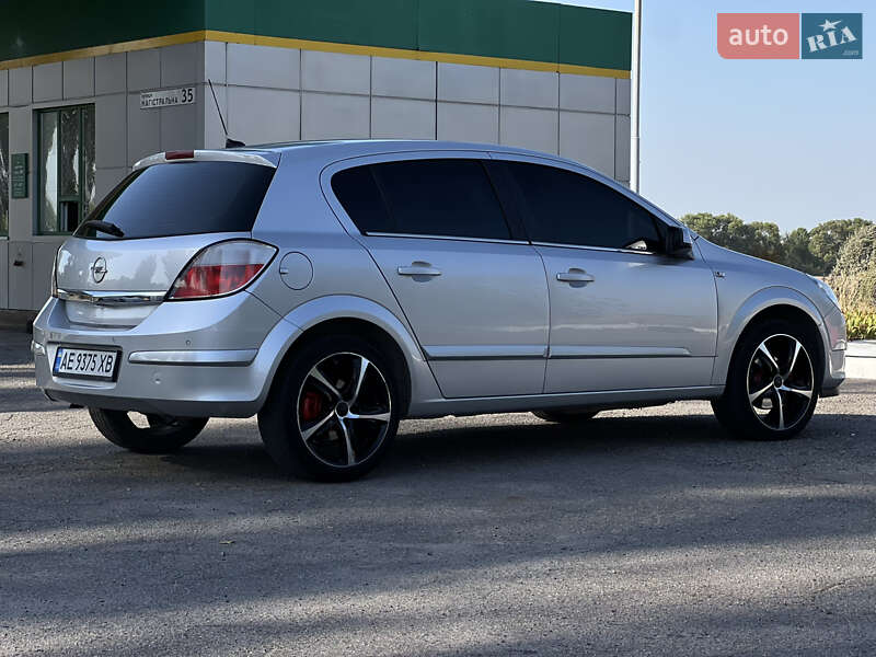 Хэтчбек Opel Astra 2004 в Днепре