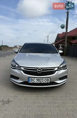 Хэтчбек Opel Astra 2016 в Львове