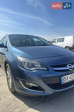 Универсал Opel Astra 2013 в Остроге