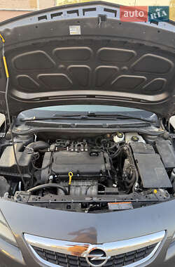 Хэтчбек Opel Astra 2010 в 