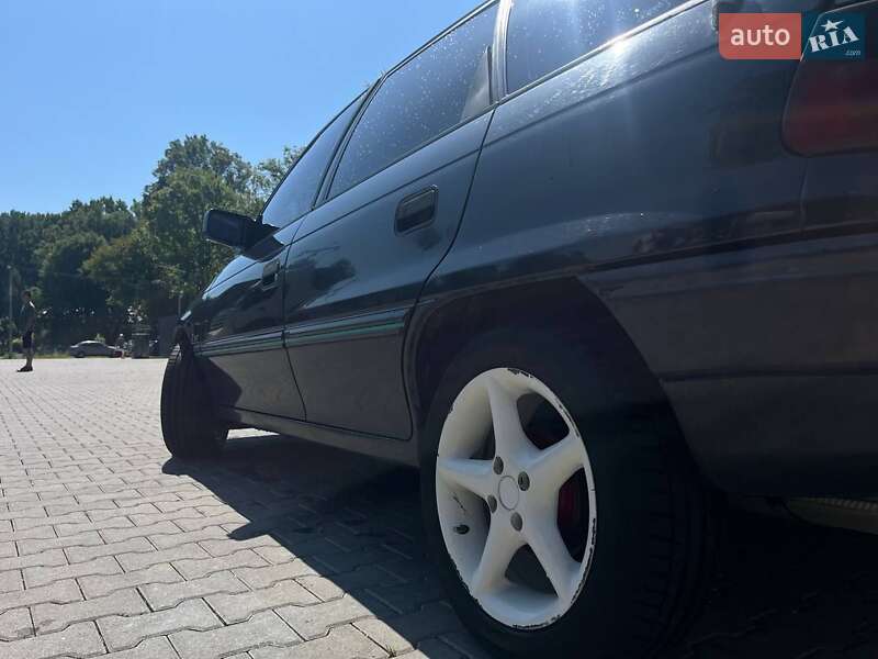 Хэтчбек Opel Astra 1993 в Дрогобыче