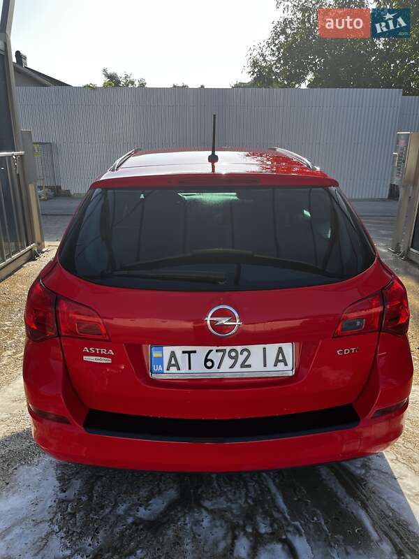 Универсал Opel Astra 2011 в Коломые