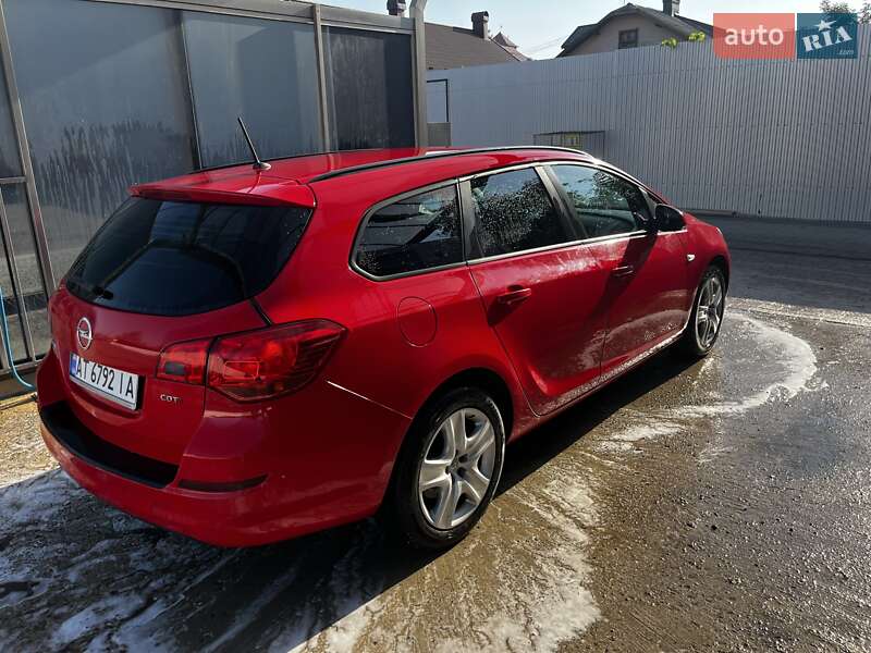 Универсал Opel Astra 2011 в Коломые