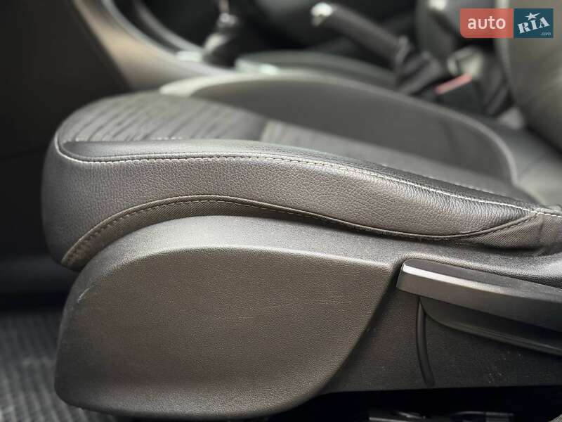 Универсал Opel Astra 2015 в Луцке