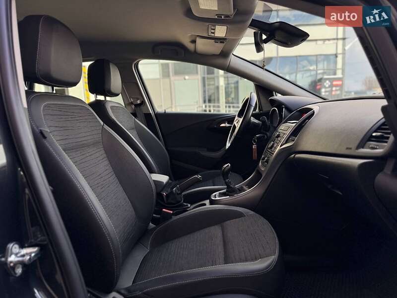 Универсал Opel Astra 2015 в Луцке