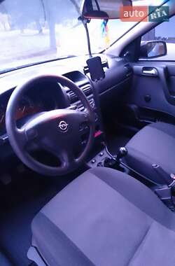 Седан Opel Astra 2004 в 