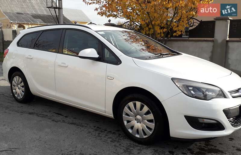 Универсал Opel Astra 2014 в Ужгороде