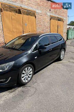 Универсал Opel Astra 2012 в 