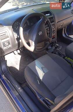 Седан Opel Astra 2003 в 