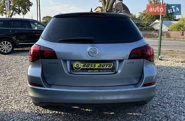 Универсал Opel Astra 2011 в 