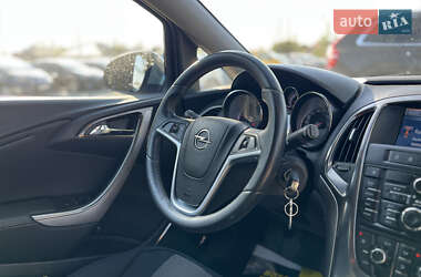 Универсал Opel Astra 2011 в 
