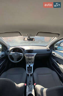Хетчбек Opel Astra 2009 в 