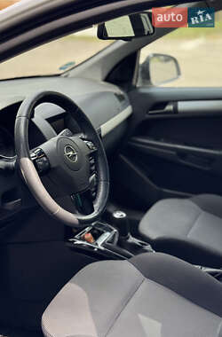 Универсал Opel Astra 2010 в 