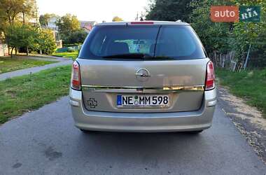 Универсал Opel Astra 2010 в 
