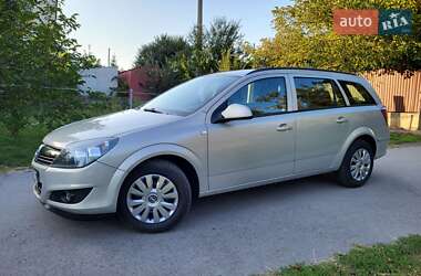 Универсал Opel Astra 2010 в 