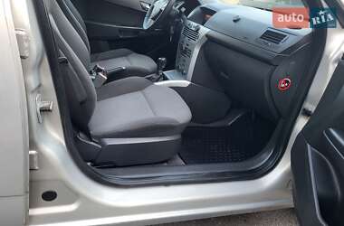 Универсал Opel Astra 2010 в 