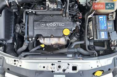 Универсал Opel Astra 2010 в 