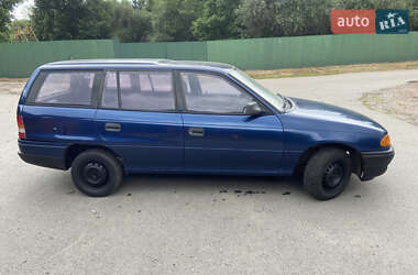 Универсал Opel Astra 1992 в 