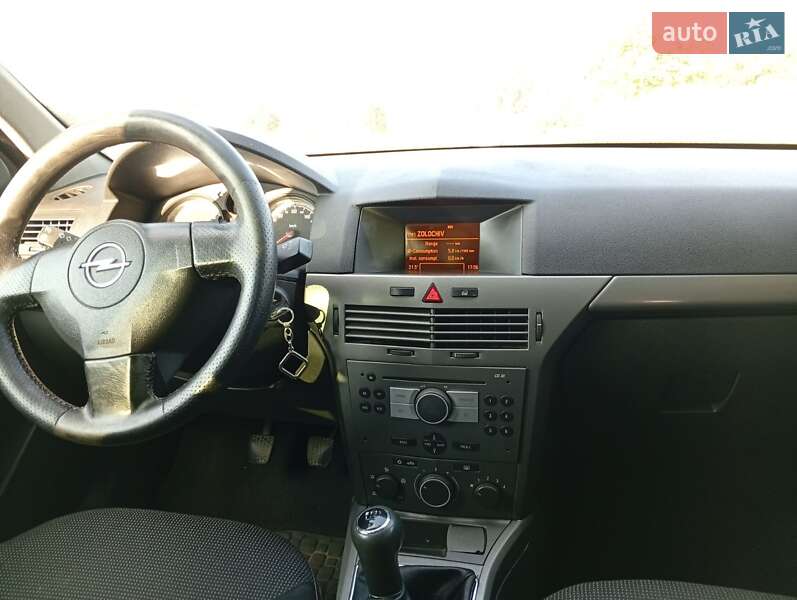 Универсал Opel Astra 2005 в Золочеве