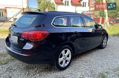 Универсал Opel Astra 2012 в 
