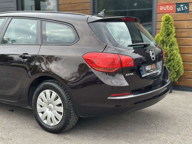 Универсал Opel Astra 2014 в Шептицькому