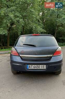 Хэтчбек Opel Astra 2006 в 