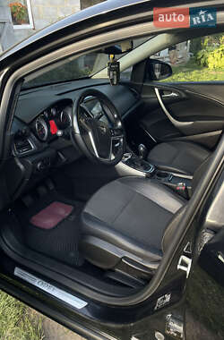 Хэтчбек Opel Astra 2010 в 