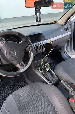 Універсал Opel Astra 2006 в 