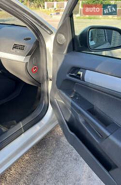Универсал Opel Astra 2006 в 