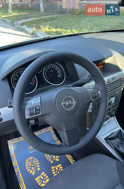 Универсал Opel Astra 2006 в 